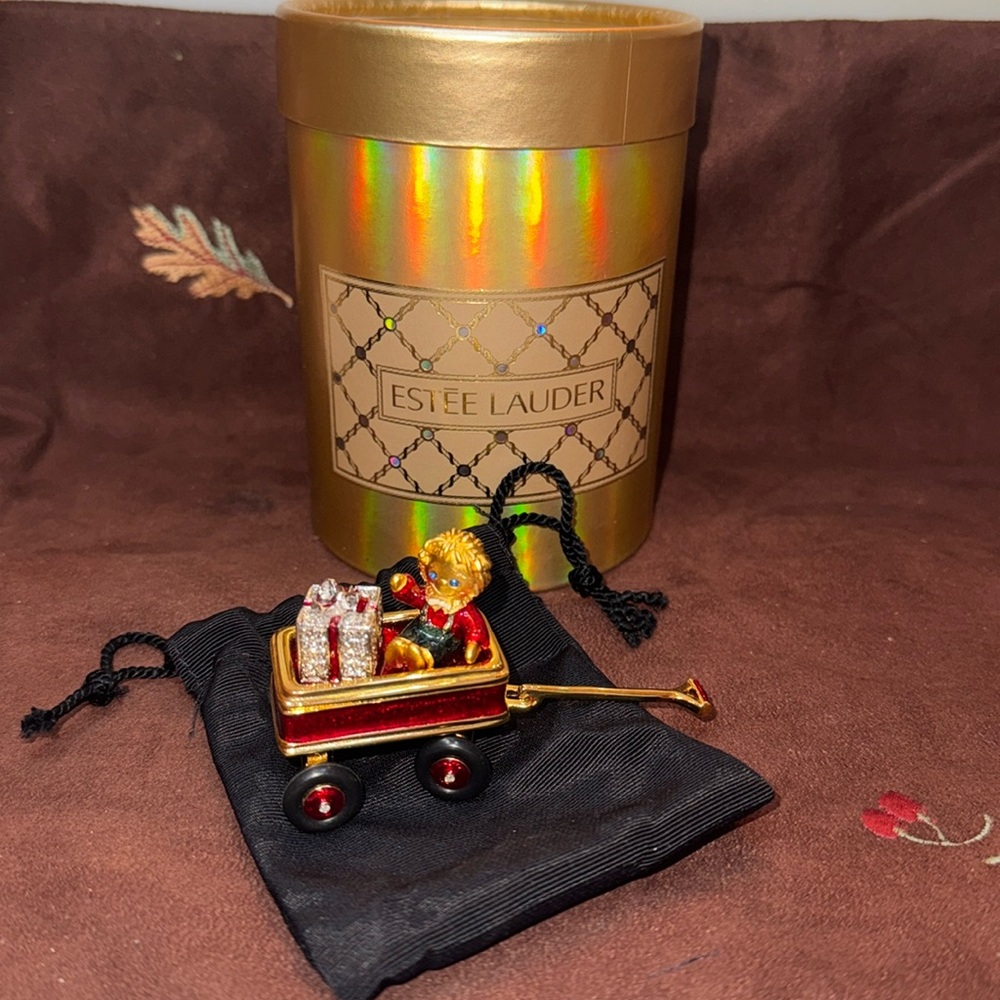 🐈‍⬛ Estee Lauder NWT Pleasures solid perfume compact “LITTLE RED WAGON”